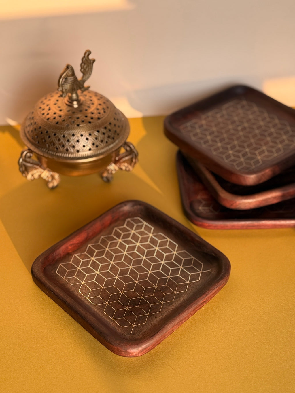 Dhaara Sheesham Tarkashi Tray (6 × 6”)