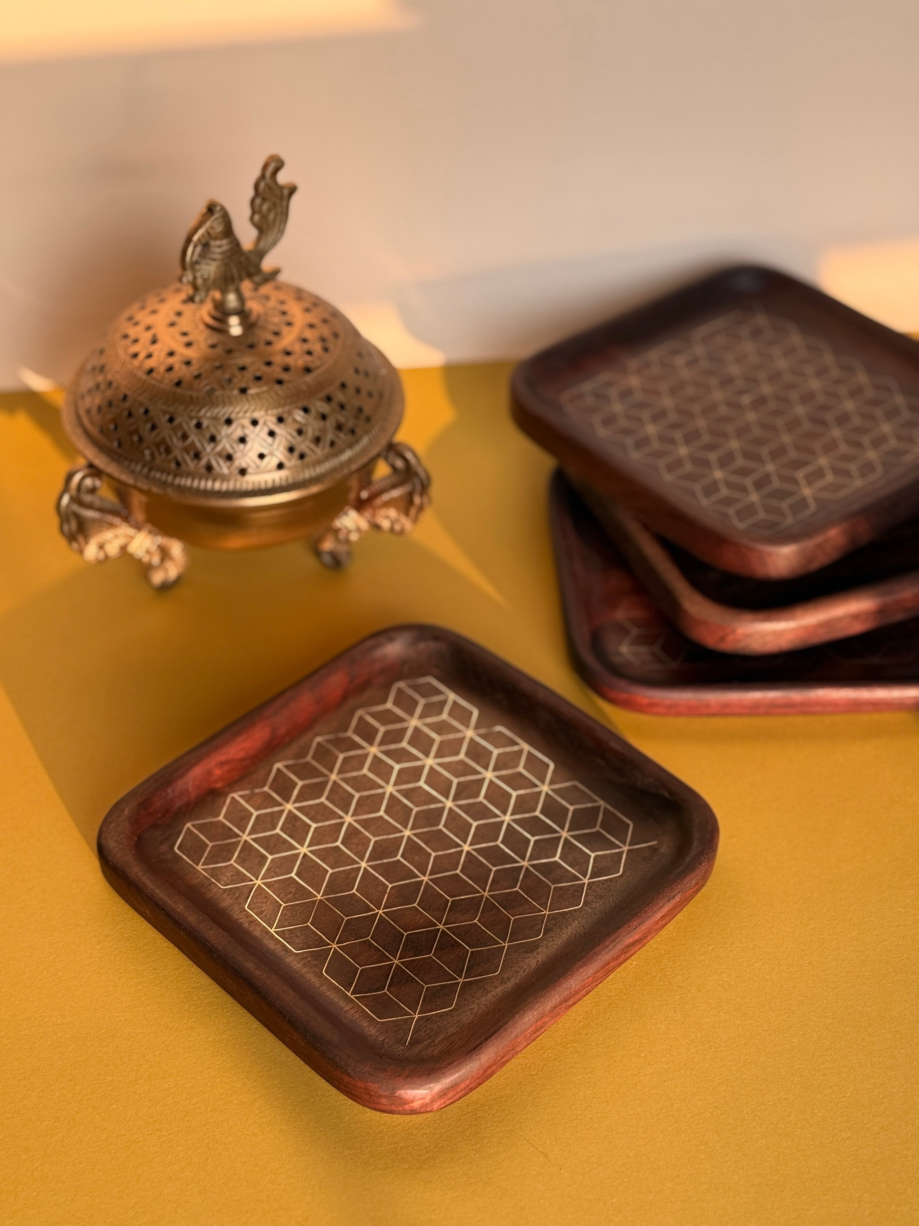 Dhaara Sheesham Tarkashi Tray (6 × 6”)